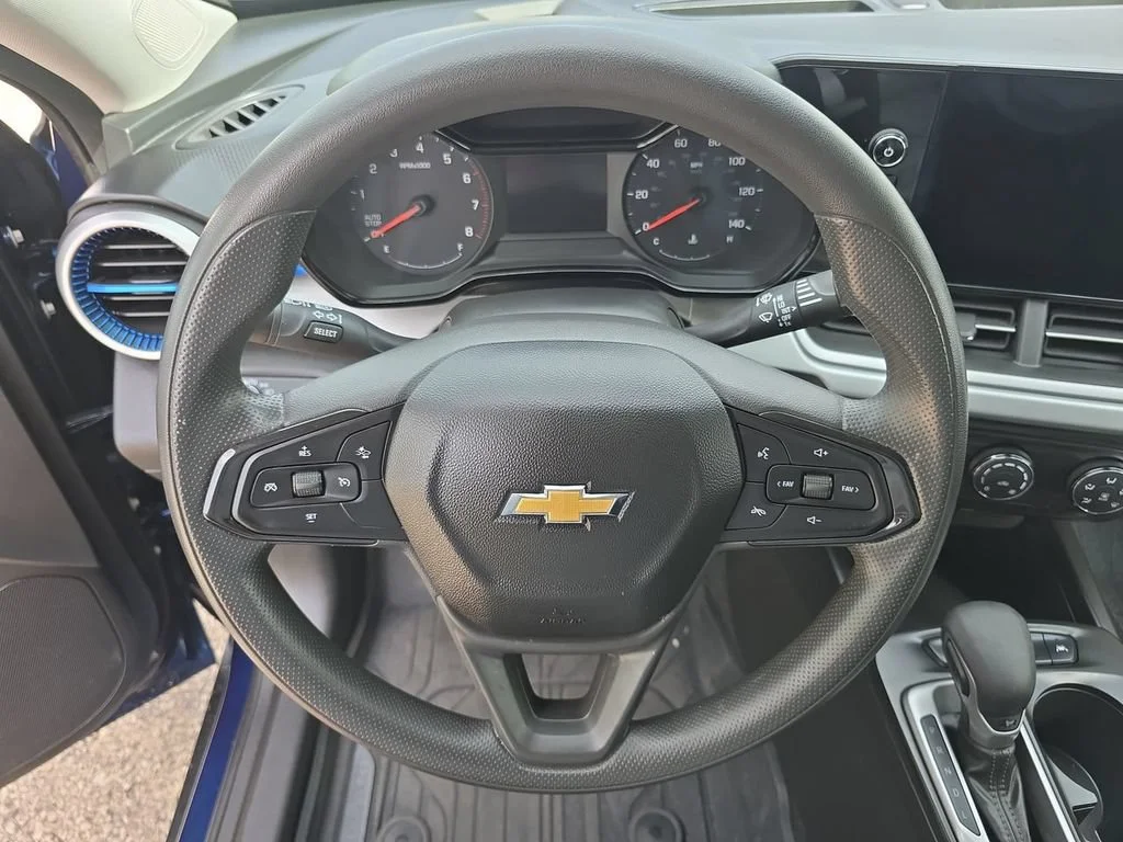 2024 Chevrolet Trax LS - Photo 11