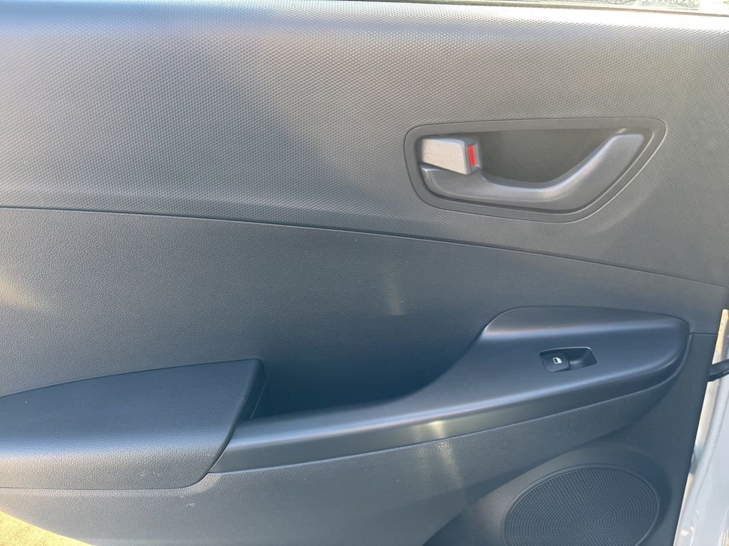 2020 Hyundai Kona SE - Photo 34