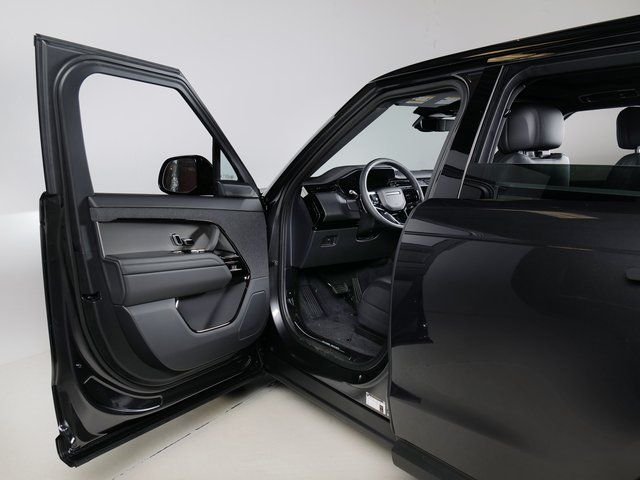 New 2026 Carpathian Grey Land Rover SE image 23