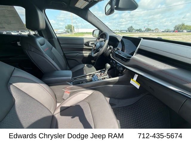 New 2026 Bright White Clear-Coat Exterior Paint Jeep Trailhawk image 35