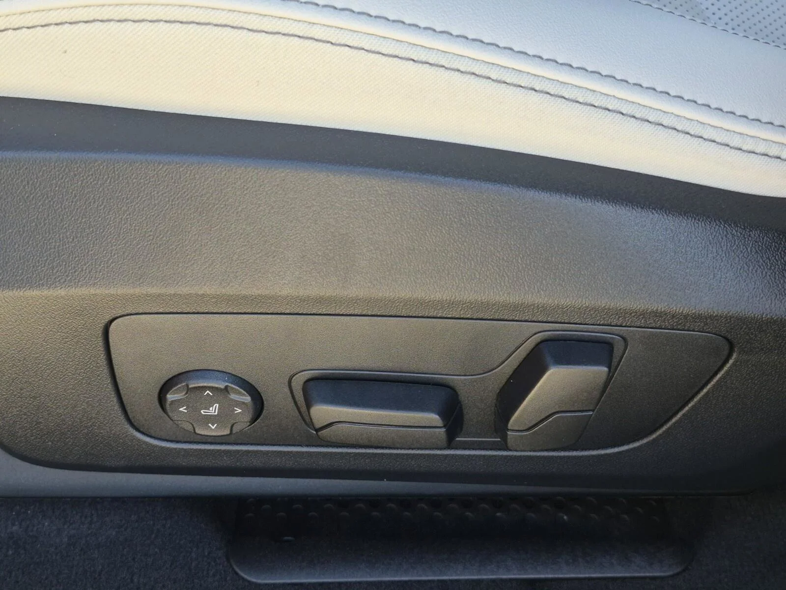 2026 BMW X2 28i - Photo 27