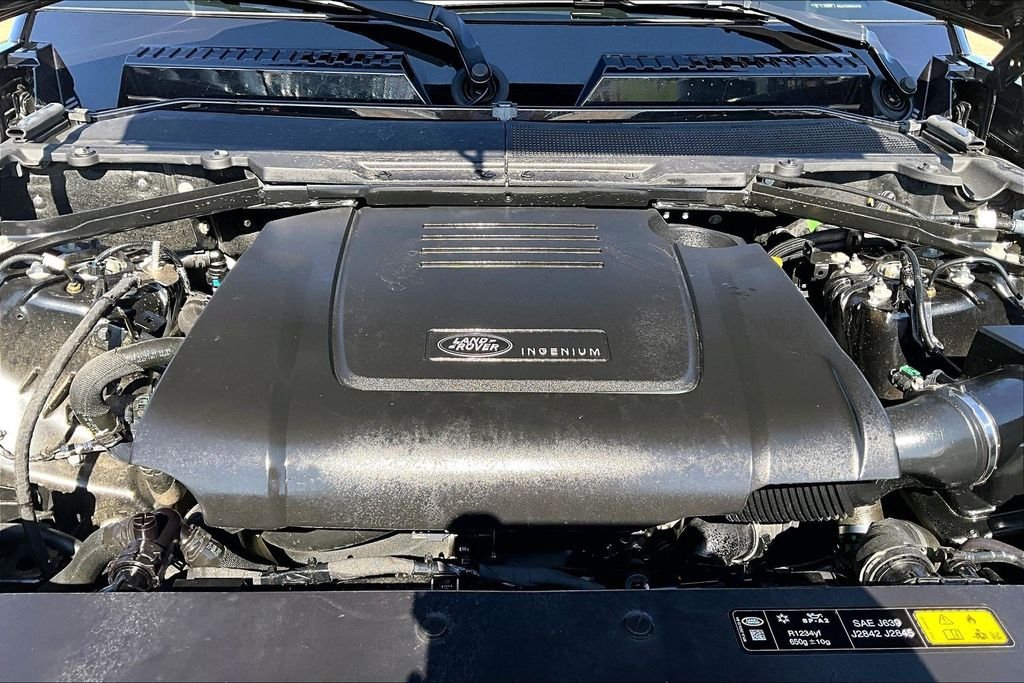 Used 2024 Santorini Black Metallic Land Rover S image 9