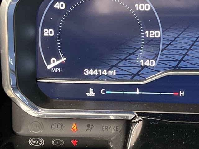 Used 2024 Summit White GMC Elevation image 17