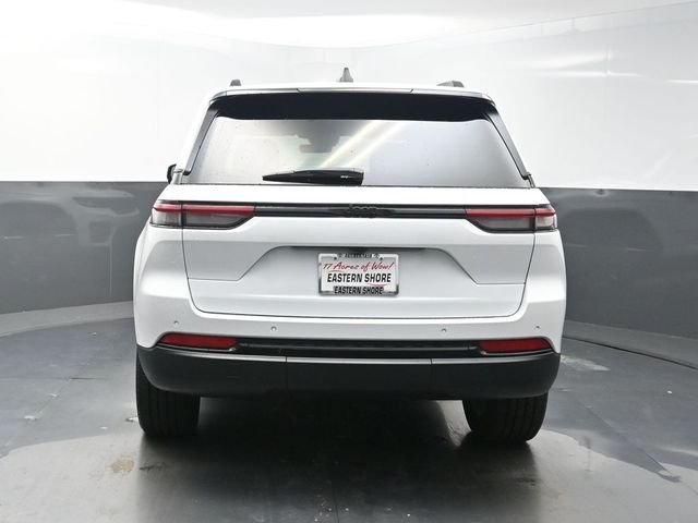 Used 2025 White Jeep Altitude X image 6