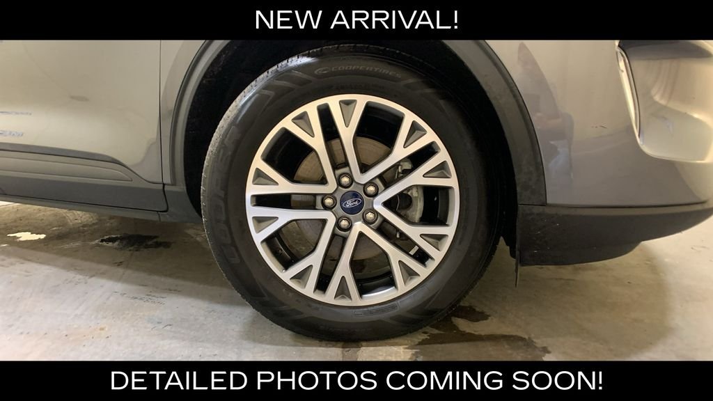 Certified Used 2021 Gray Metallic Ford SEL image 9
