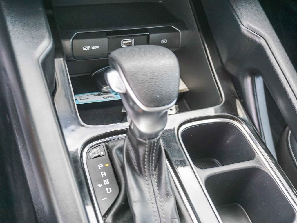 Used 2020 White Kia LX image 22