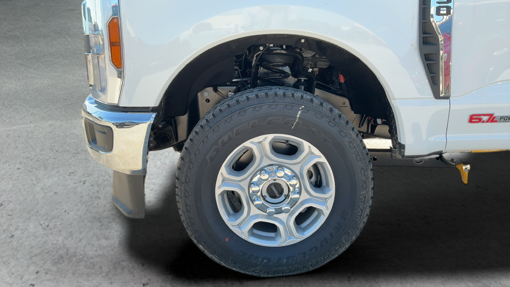 New 2026 Oxford White Ford XLT image 25