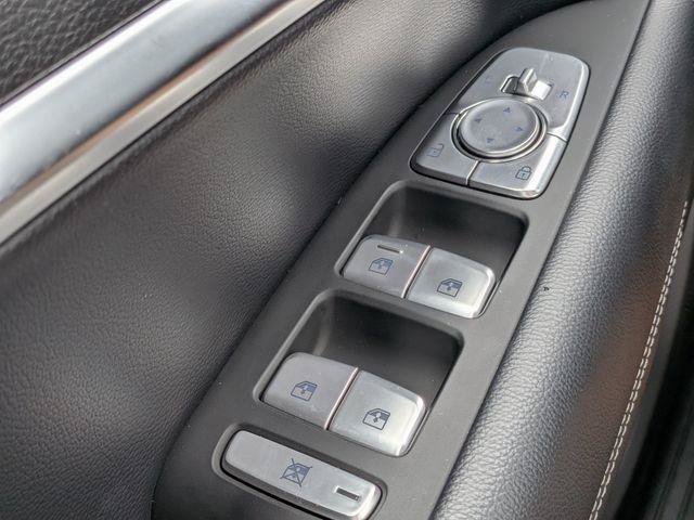 2026 GENESIS G70 Standard - Photo 23