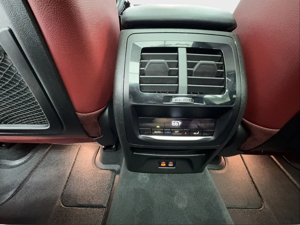 Used 2024 Black BMW sDrive30i image 39