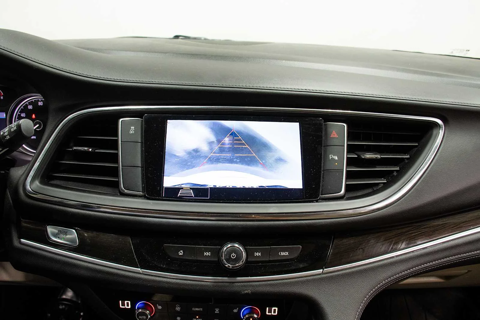 Used 2021 Summit White Buick Essence image 16