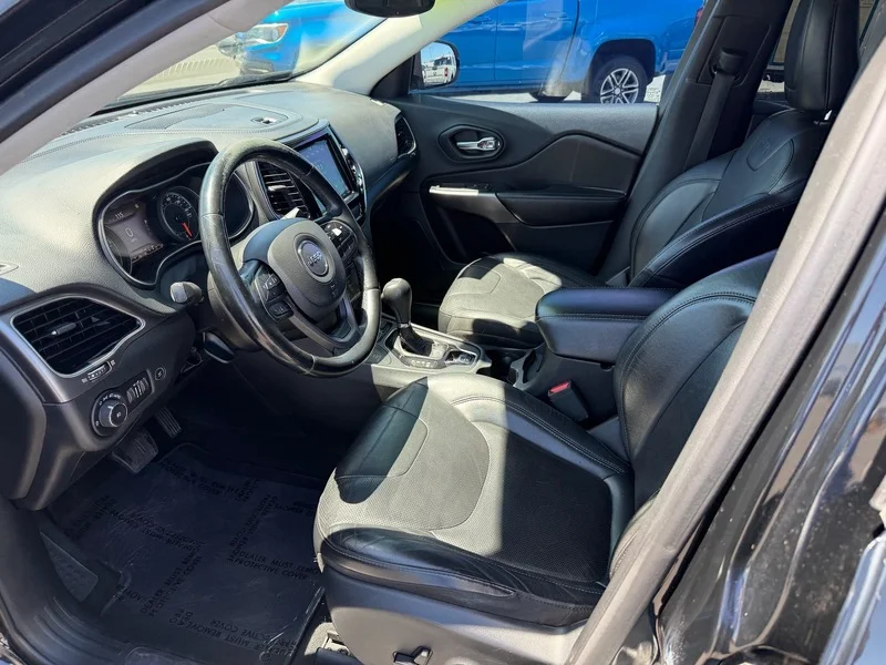 Used 2019 Diamond Black Cry Jeep Limited image 15