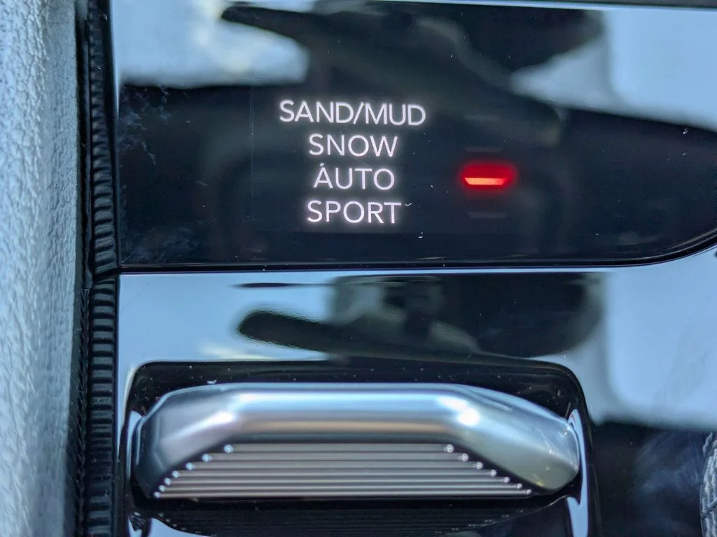 New 2027 High-Gloss Black Paint Jeep Limited image 29