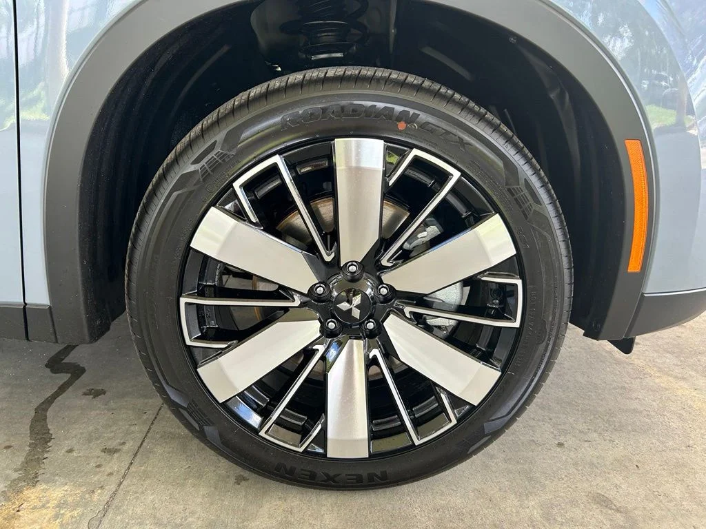 New 2026 Gray Mitsubishi SE S-AWC image 21