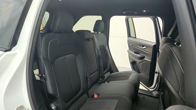 2025 Jeep Grand Cherokee Laredo - Photo 16