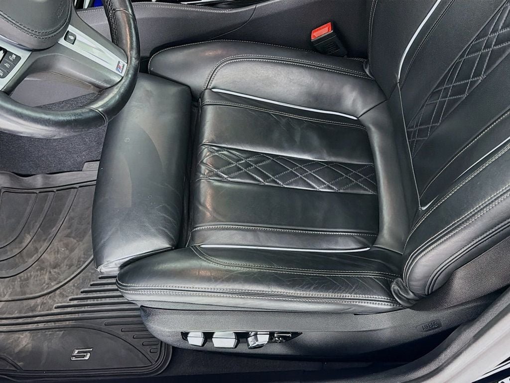 Used 2021 Carbon Black Metallic BMW M550i xDrive image 21