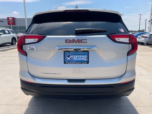 Used 2022 Silver GMC SLE image 4