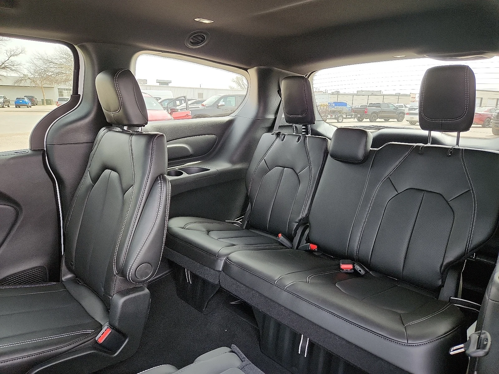 New 2026 Bright White Clear-Coat  Paint Chrysler SELECT image 9
