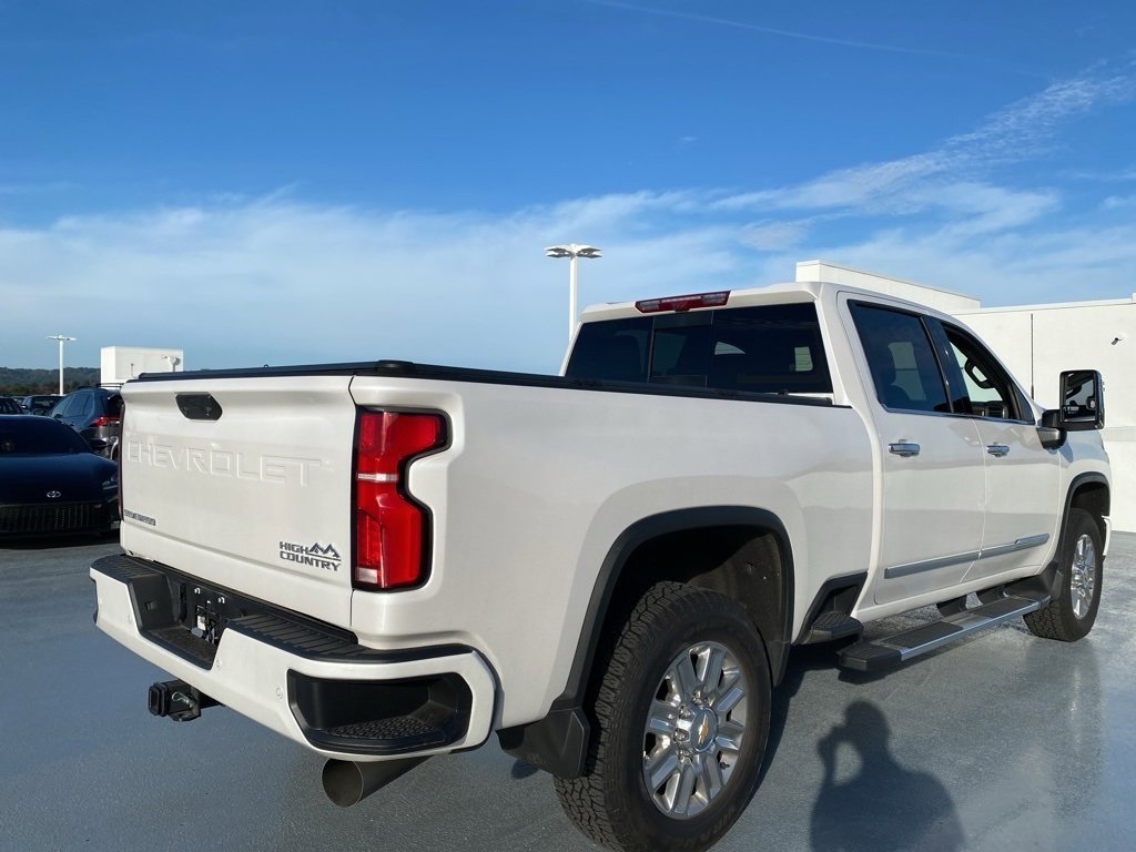 2024 Chevrolet Silverado 3500HD High Country photo 4