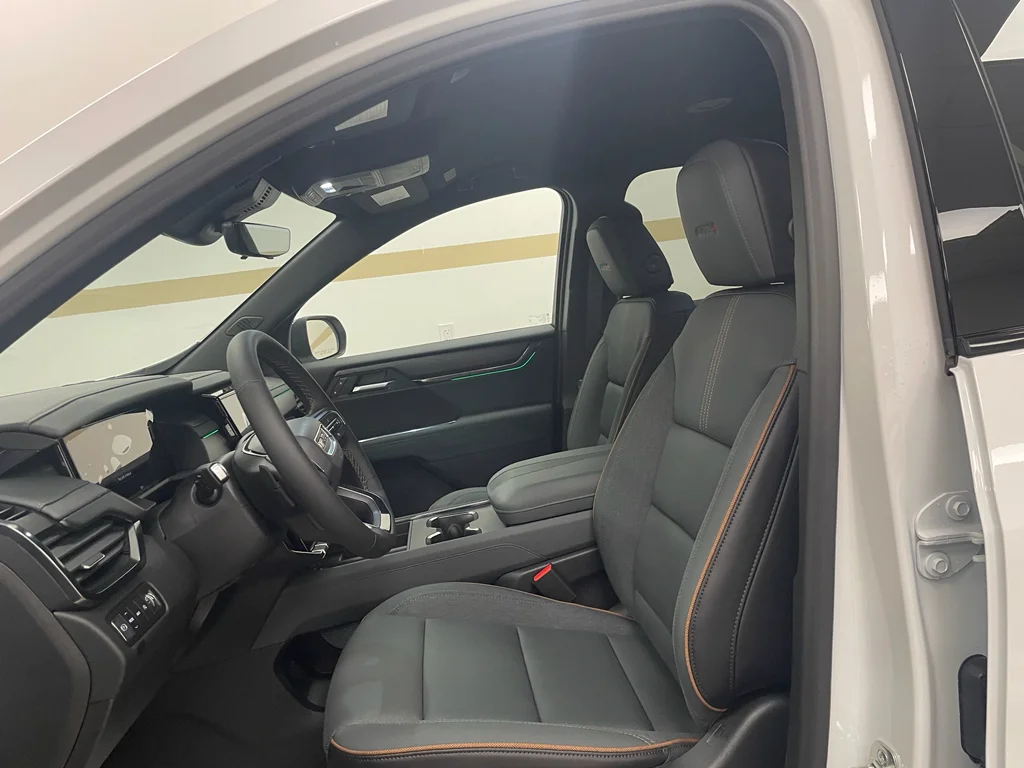 2026 GMC Acadia AT4 - Photo 6