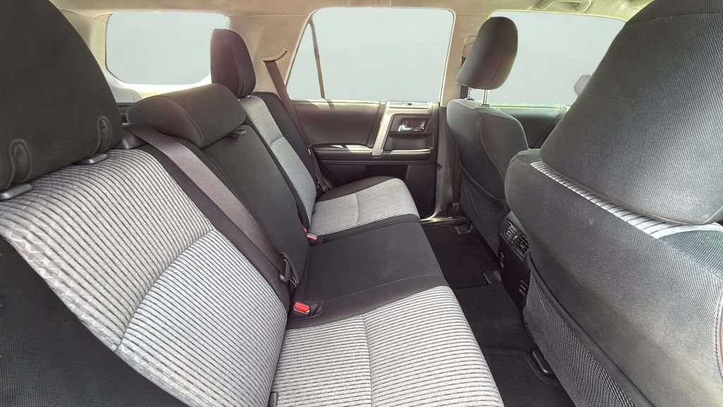Used 2019 White Toyota SR5 image 14