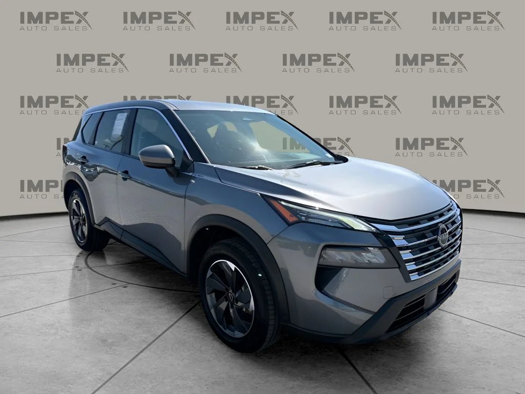 Used 2025 Gray Nissan SV image 7