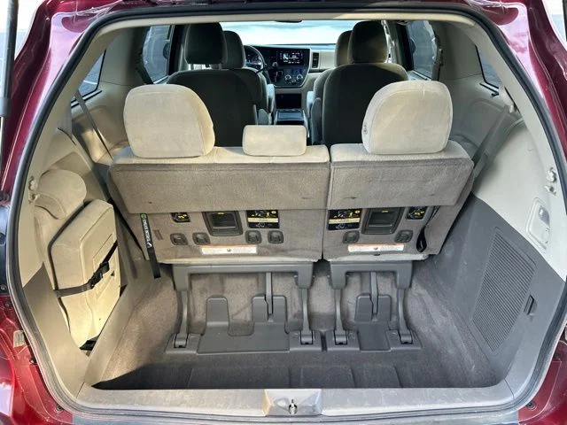 Used 2015 Red Toyota LE image 51