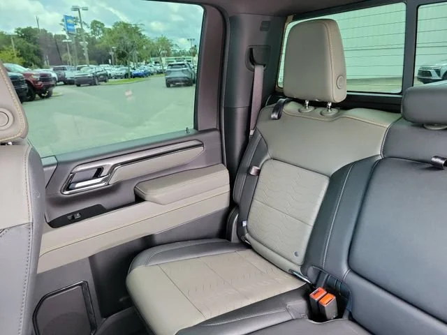 2025 Chevrolet Silverado 2500HD ZR2 - Photo 17