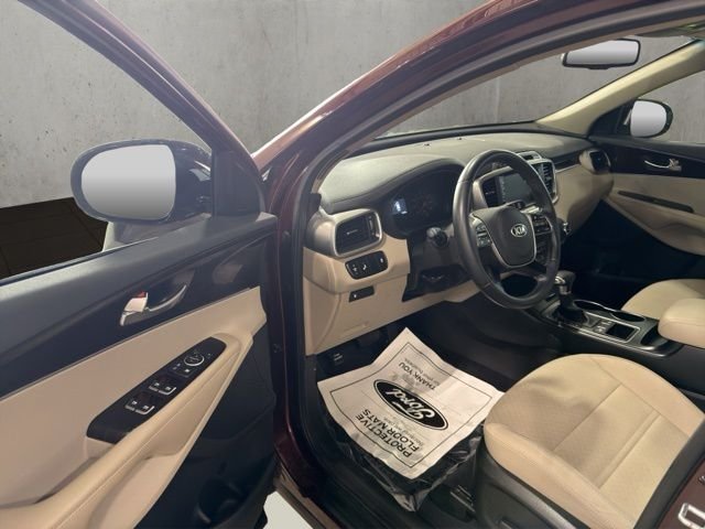 Used 2019 Purple Kia LX image 18