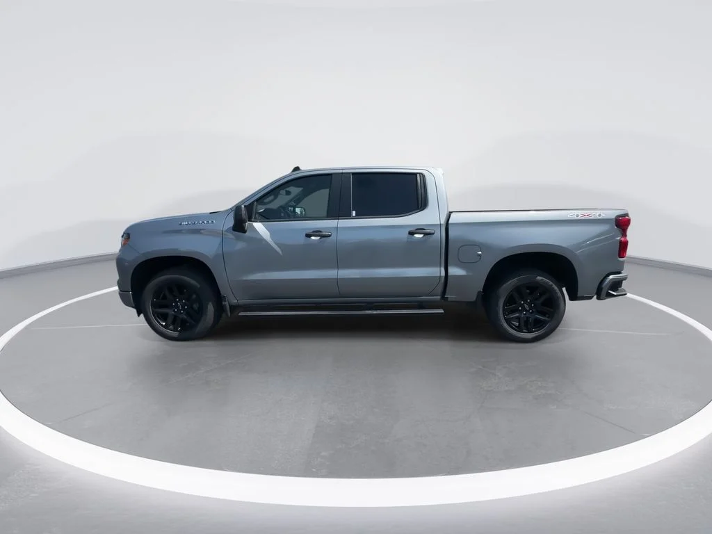 Used 2024 Gray Chevrolet Custom image 5