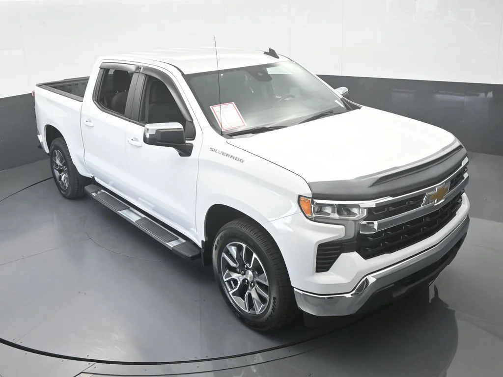 Used 2022 Summit White Chevrolet LT image 54