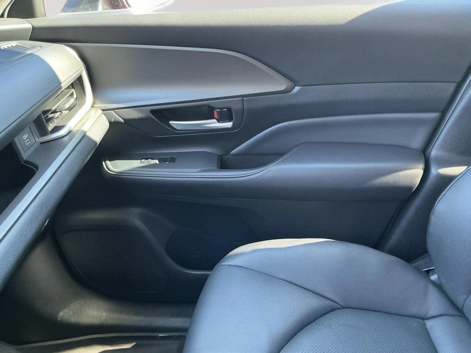 Used 2024 Ruby Flare Pearl Toyota XLE image 4