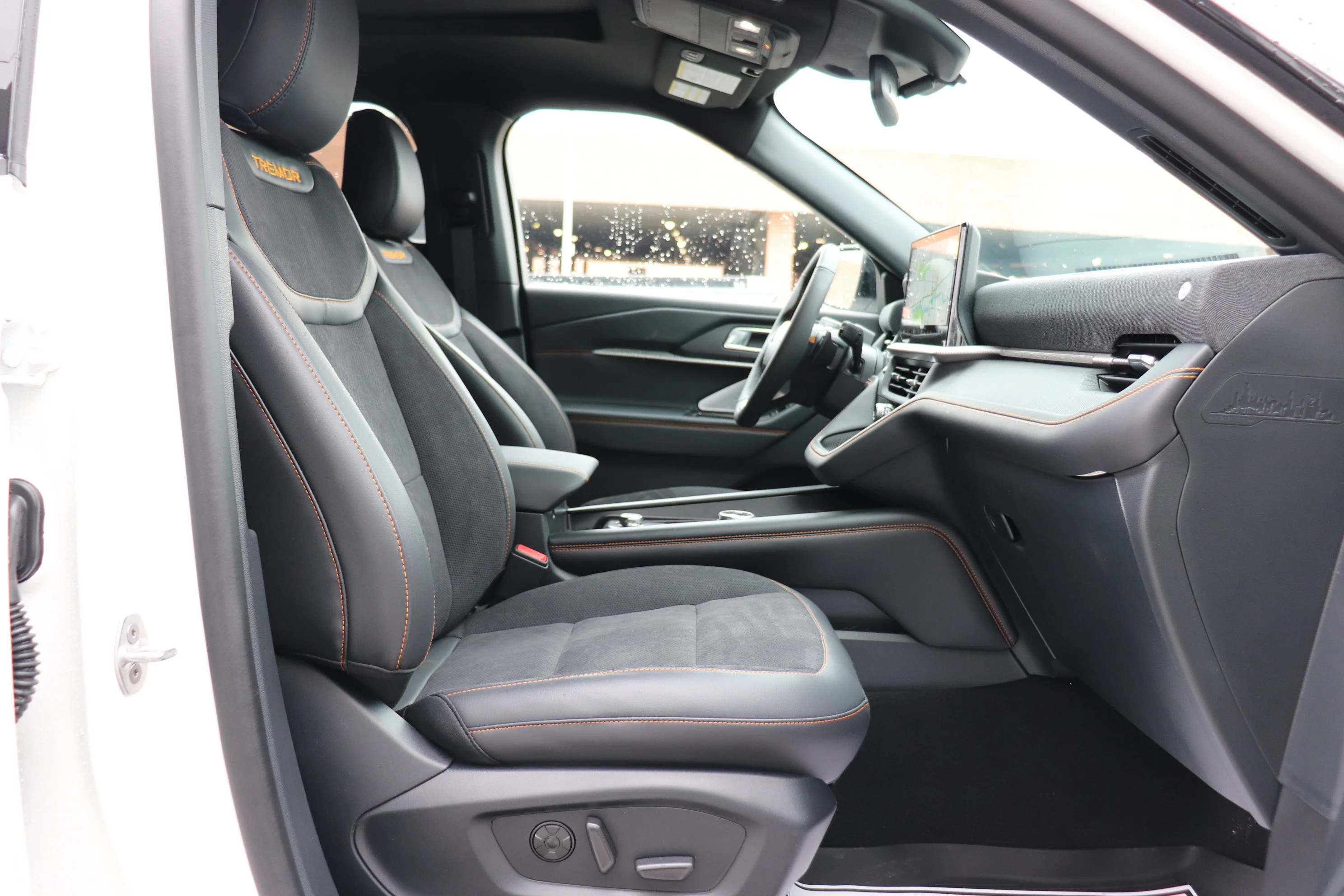 New 2026 STAR WHITE MET TRI-COAT Ford Tremor image 10