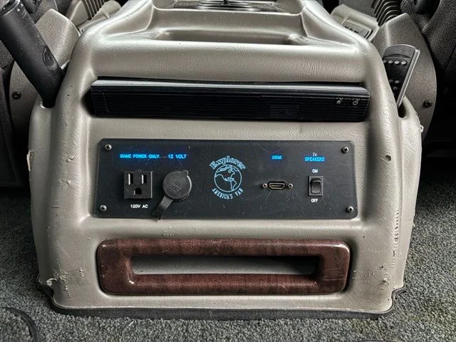 Used 2019 Silver Ice Metallic Chevrolet Explorer Limited SE image 41