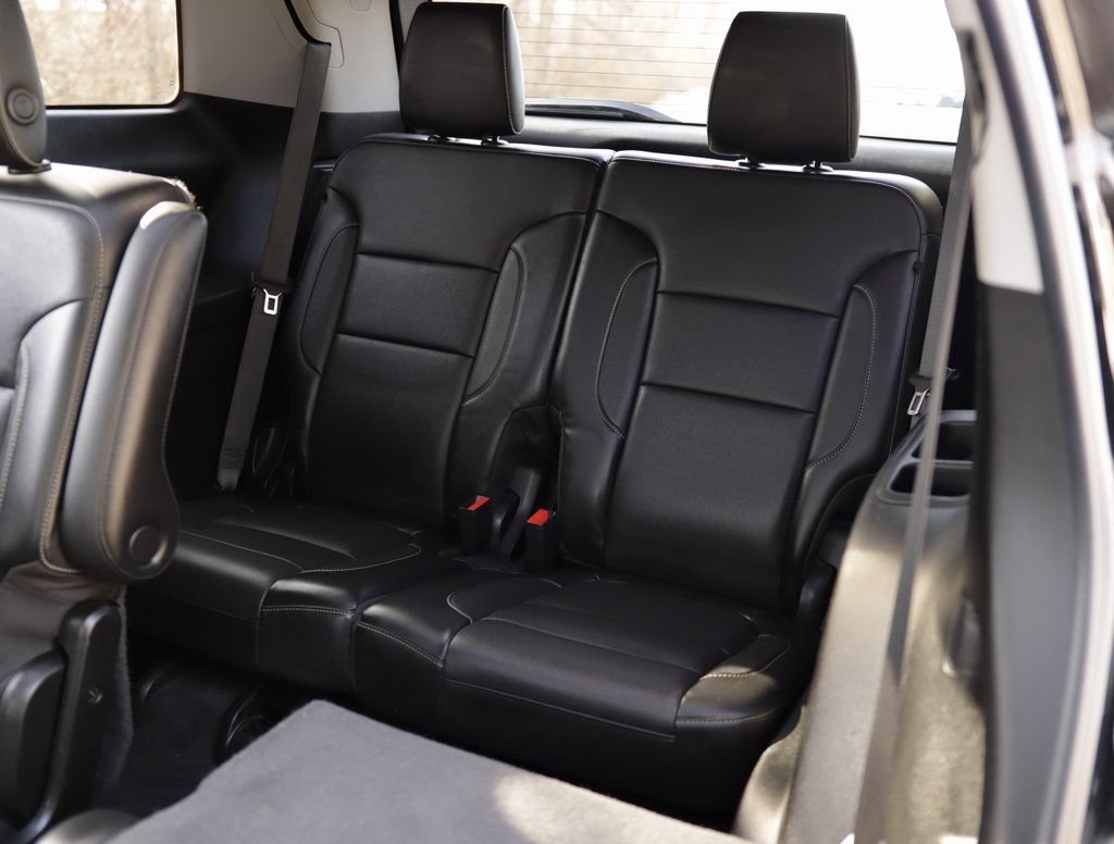Used 2017 EBONY TWILIGHT METALLIC GMC SLT image 29