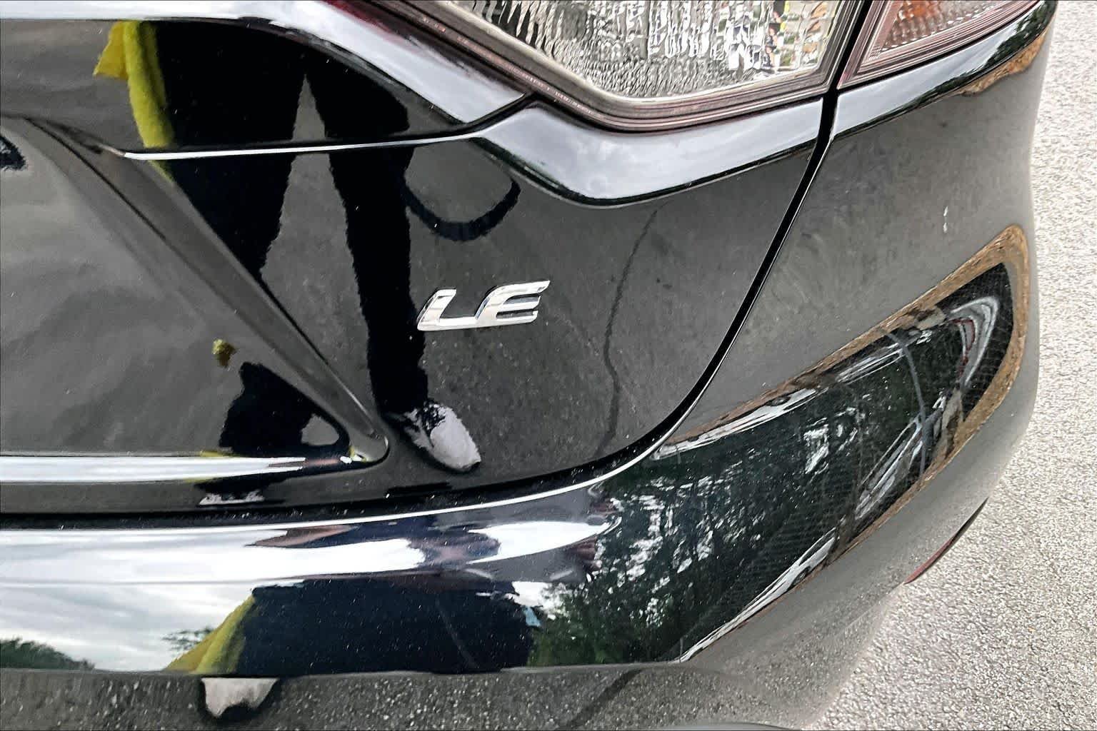 Used 2025 Midnight Black Metallic Toyota LE image 10