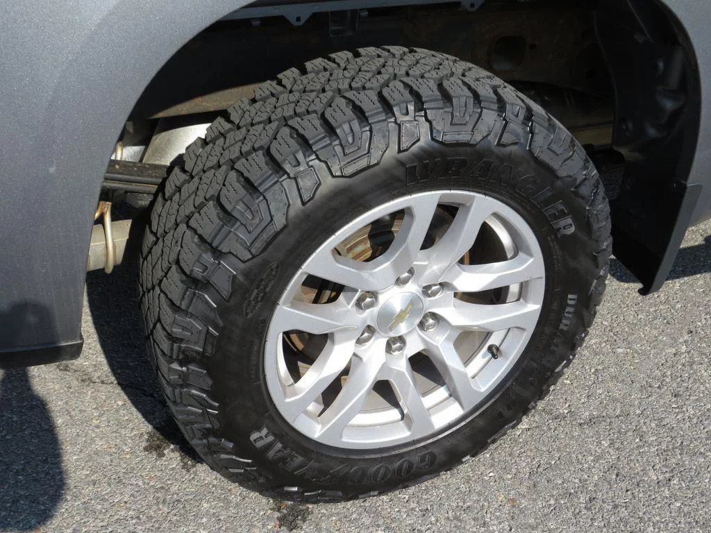 Used 2022 Steel Metallic Chevrolet LT image 8