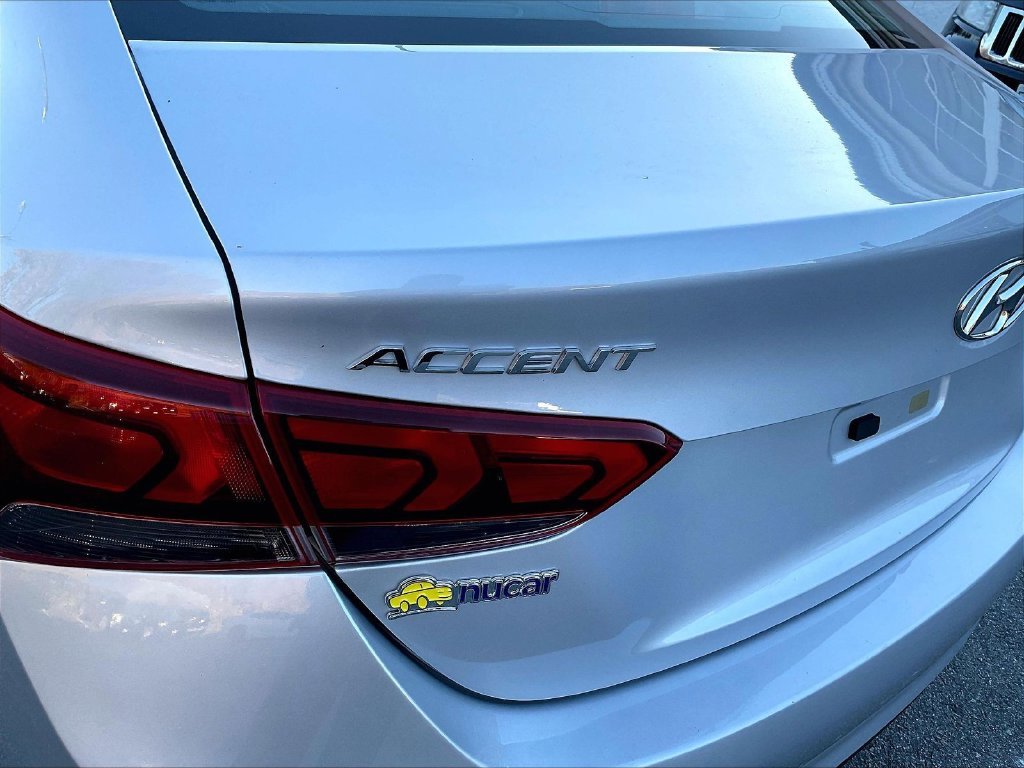 Used 2022 Silver Hyundai SEL image 27