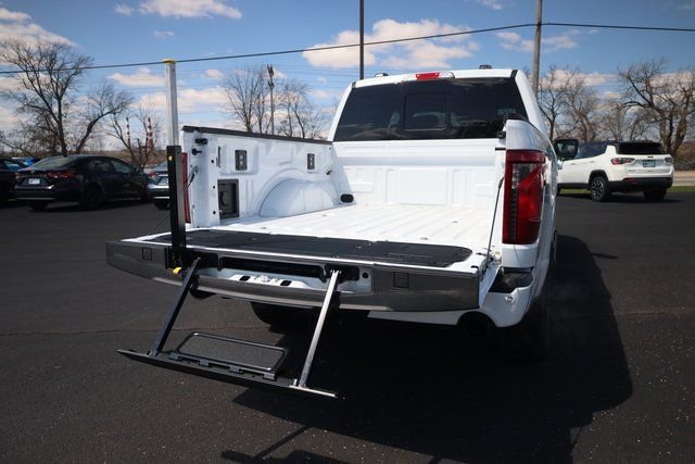 2025 Ford F-150 XLT - Photo 9