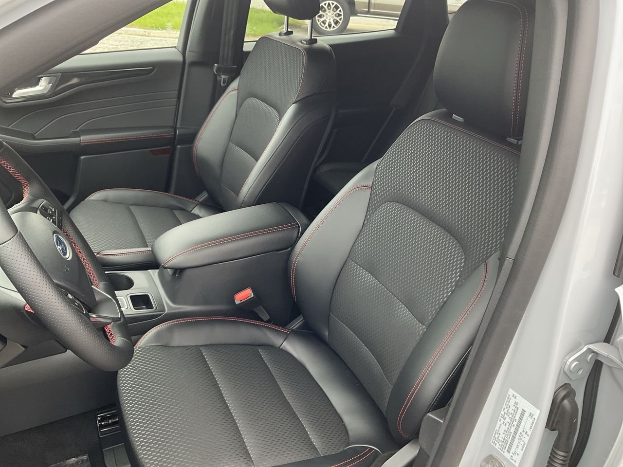2026 Ford Escape ST-Line - Photo 11