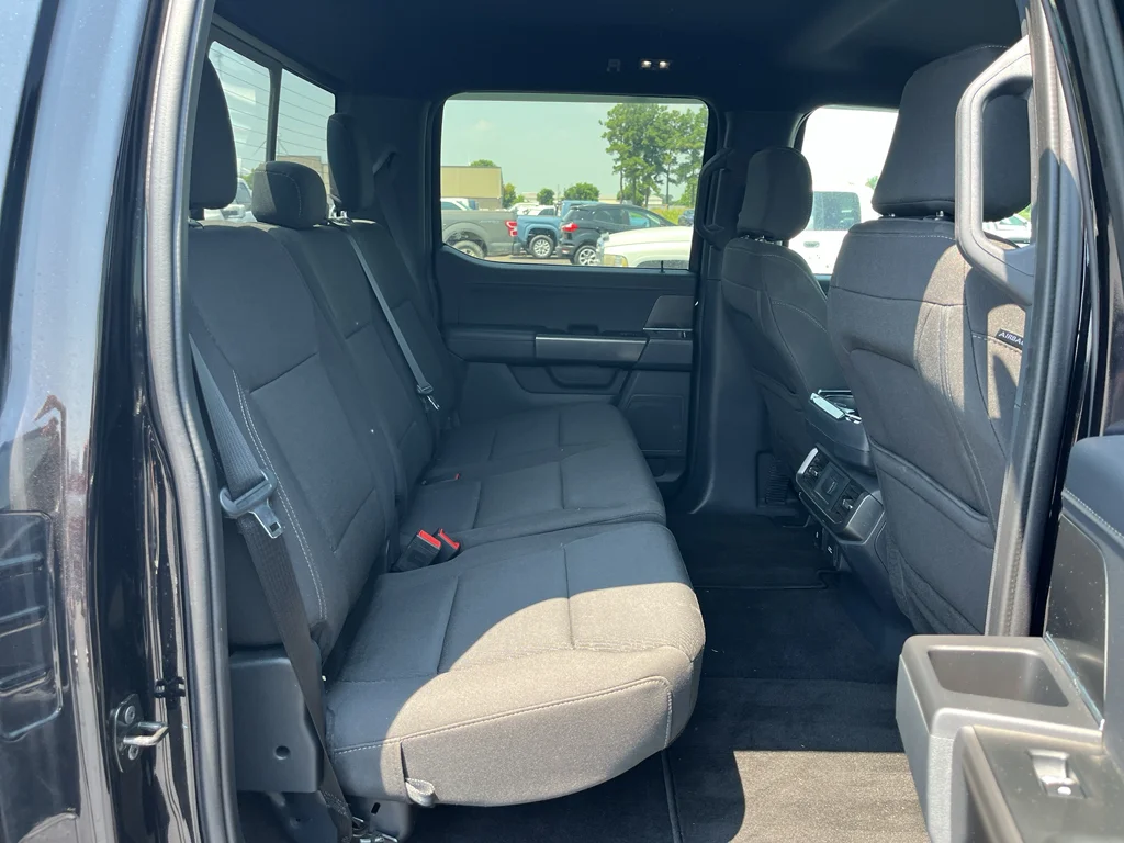 Used 2024 Agate Black Metallic Ford XLT image 16