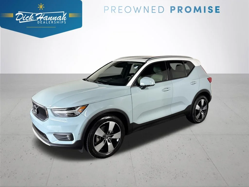 2019 Volvo XC40 T5 Momentum AWD's photo