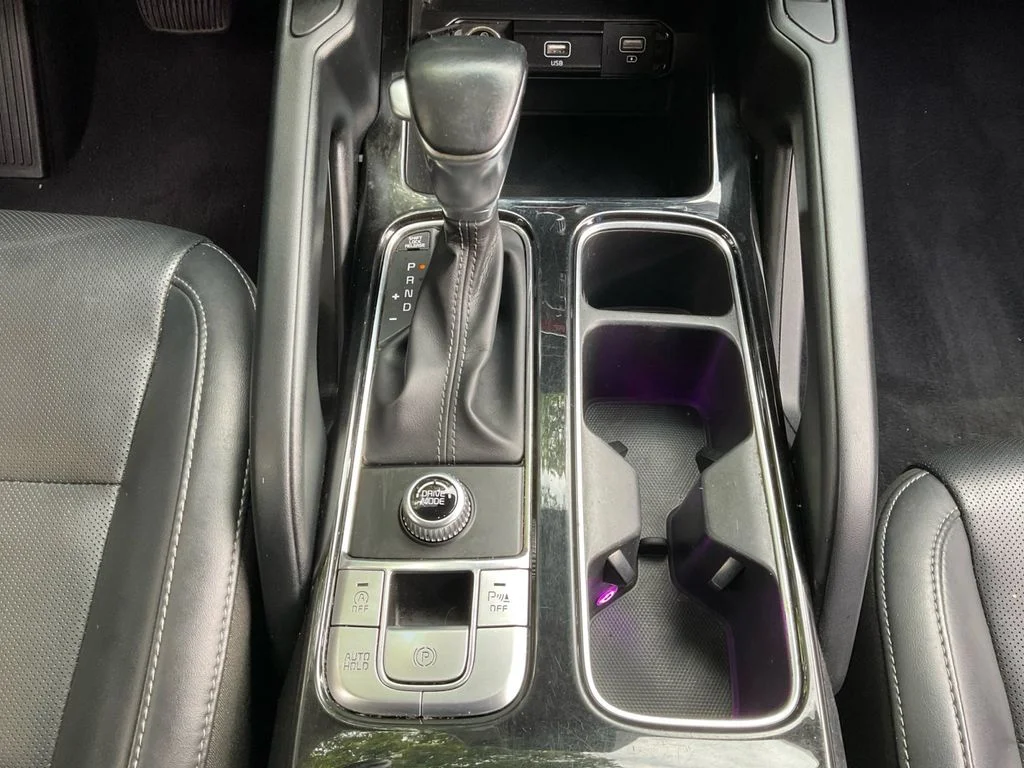 Used 2021 Black Kia S image 38