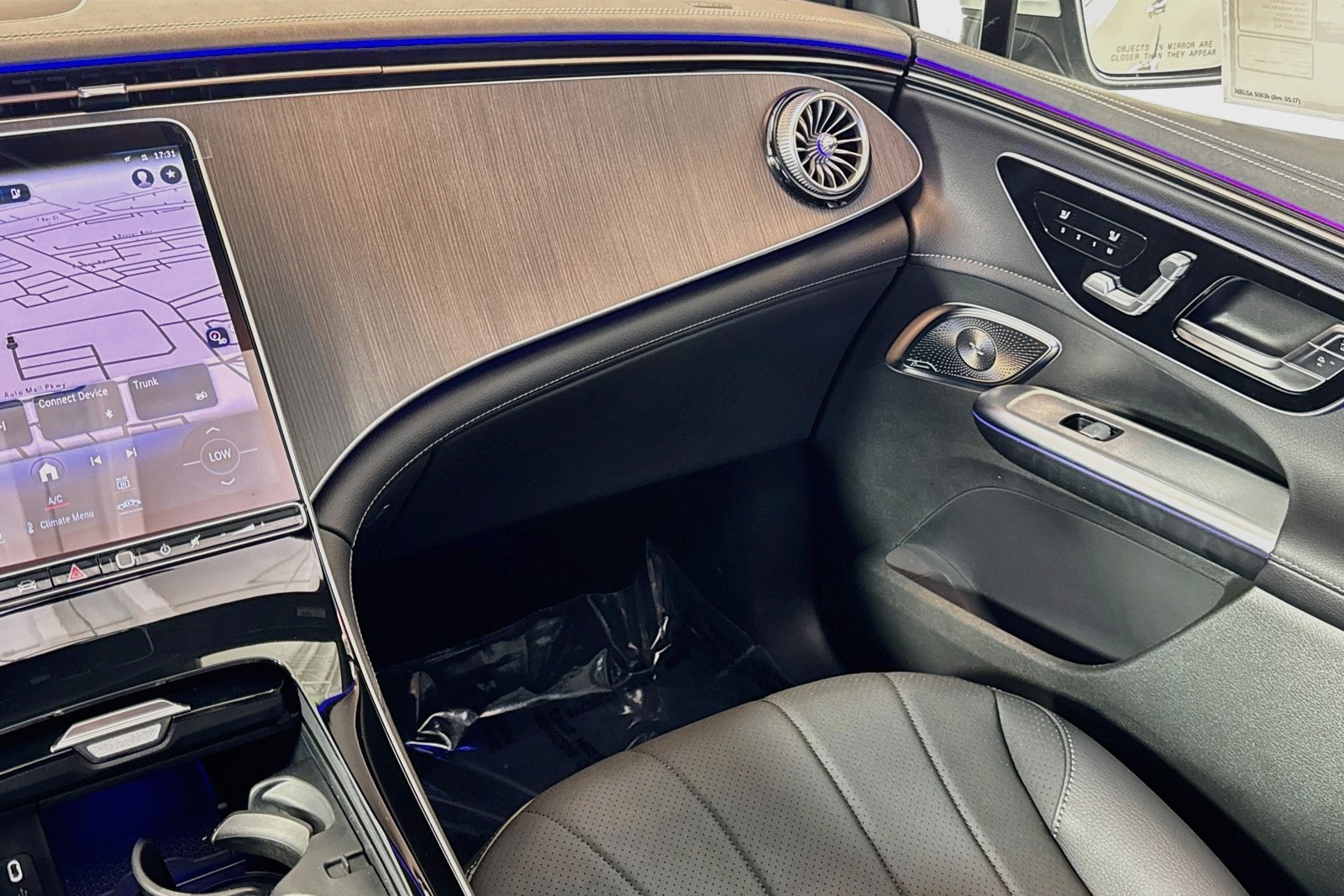 New 2026 Polar White Mercedes-Benz EQE 320 image 21