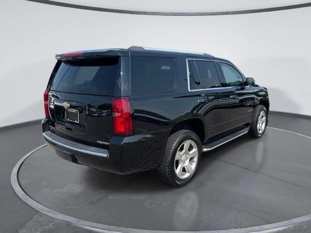 Used 2019 Black Chevrolet Premier image 7