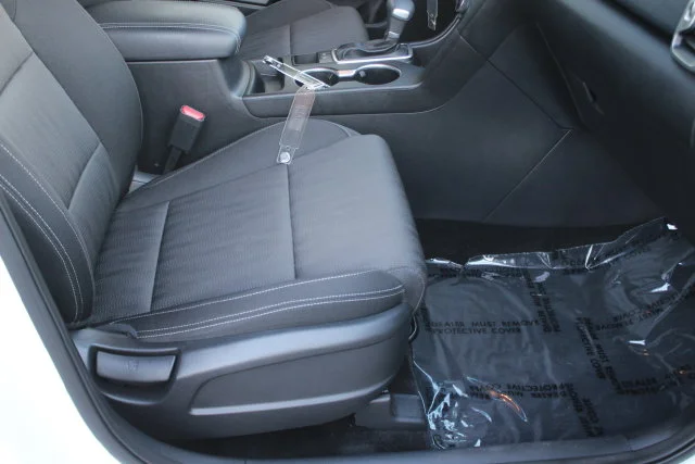 Used 2019 White Kia LX image 31