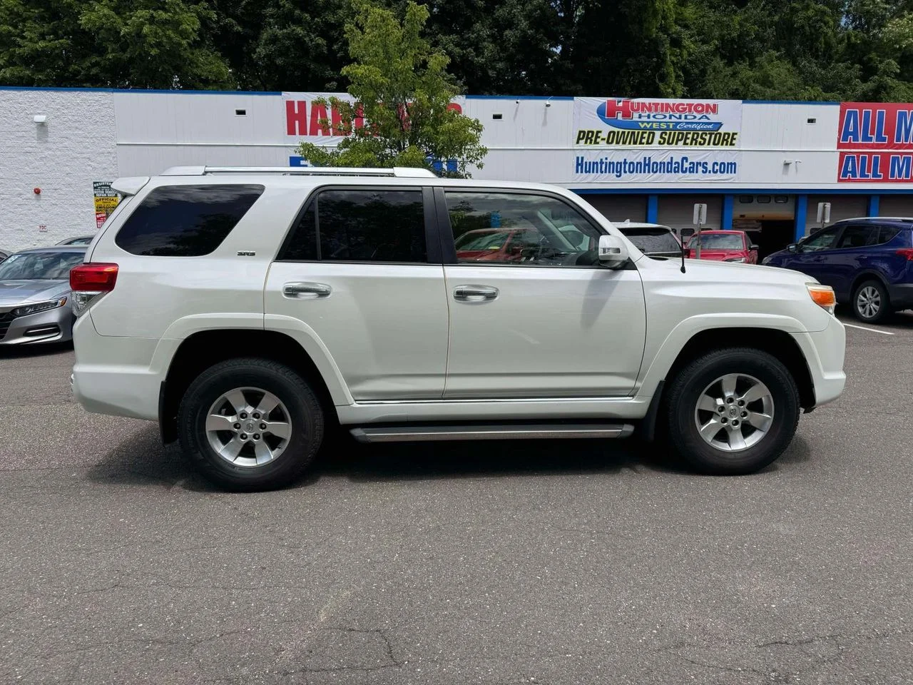 Used 2013 Blizzard Pearl Toyota SR5 image 8