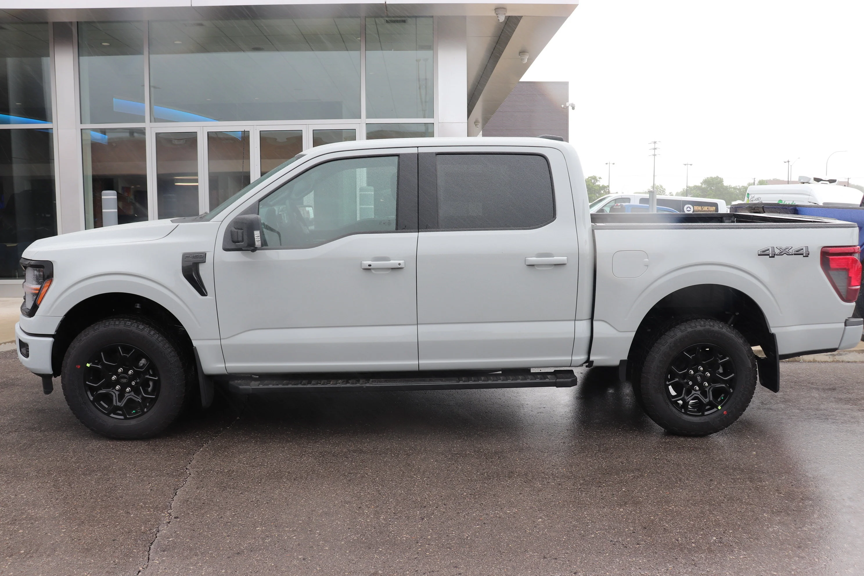 New 2026 AVALANCHE Ford XLT image 3