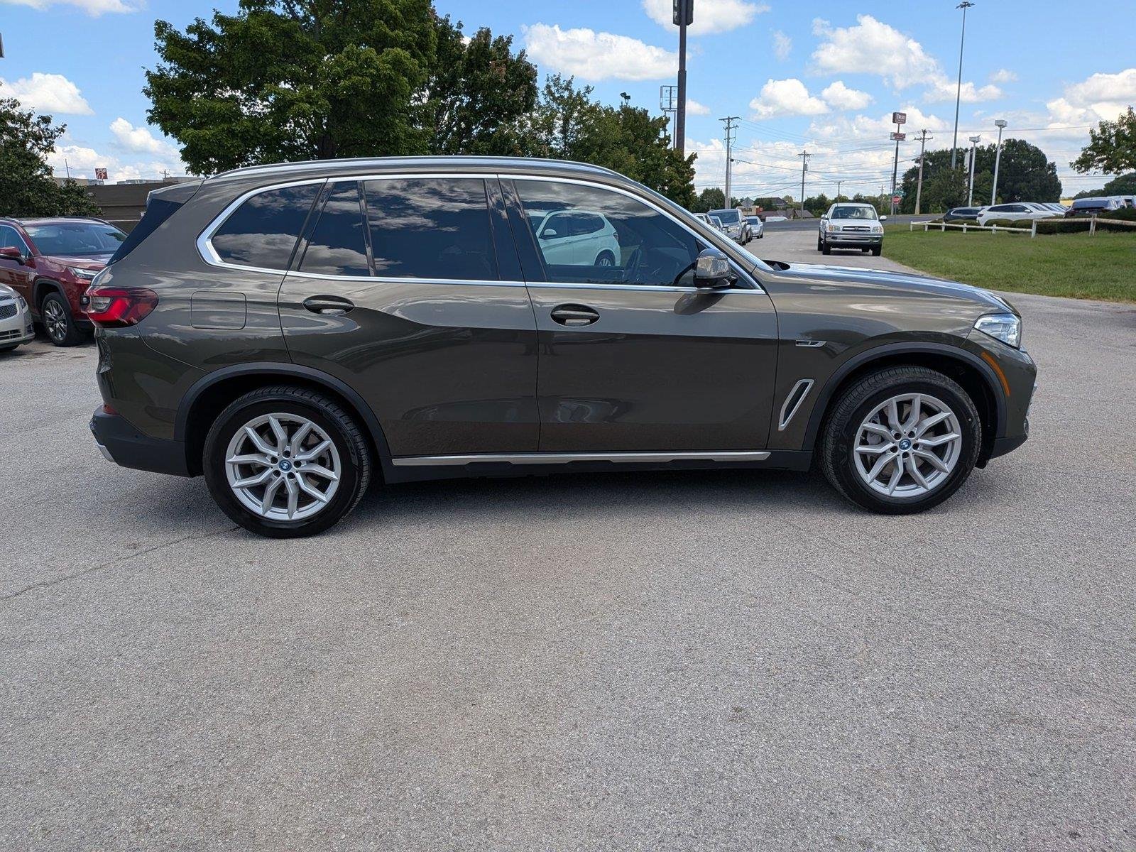 Used 2022 Manhattan Green Metallic BMW xDrive45e image 6