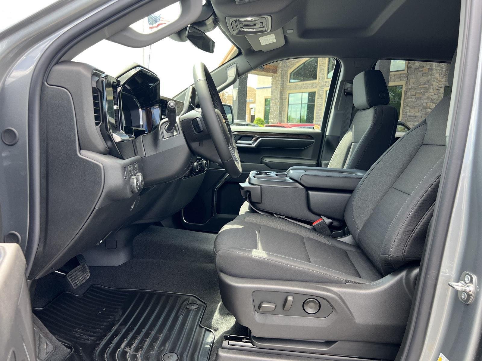 2026 Chevrolet Silverado 1500 LT - Photo 15