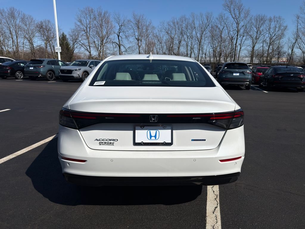 New 2026 Platinum White Pearl Honda EX-L image 4